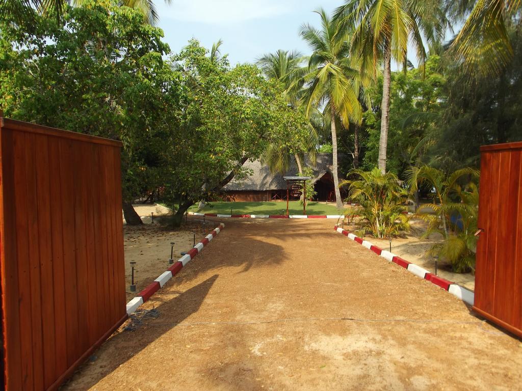 Lord Of The Forest Hotel Batticaloa Habitación foto
